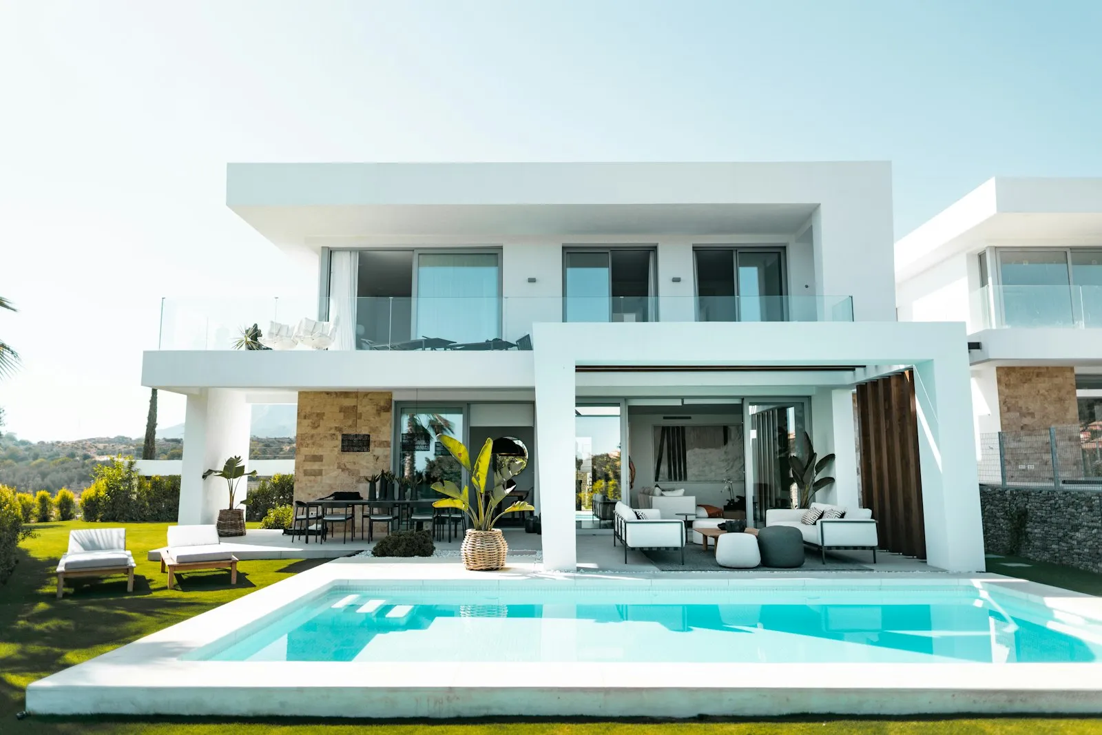 Villa de vacances avec piscine privée et transats à Koh Samui